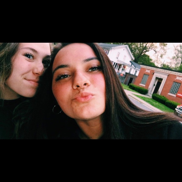 Meet your Posher, Lilly - Picture 1 of 1